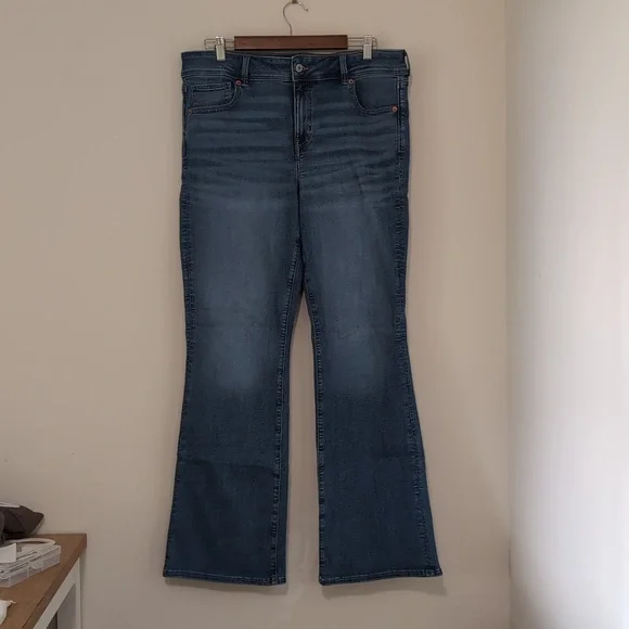 American Eagle Outfitters High Rise Blue Jeans - Picture 5 of 5